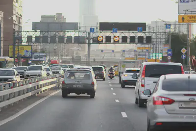 Image credit: [Pixabay](https://pixabay.com/fr/photos/voiture-moscou-la-congestion-li%c3%a8ge-3286932/)